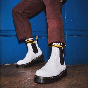 Dr. Martens 2976 Smooth Leather Platform Chelsea Boots Womens Size 8